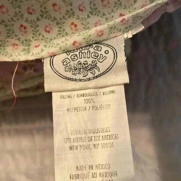 Vintage Laura Ashley bed set - includes twin comforter and more! - Picture 5 of 5